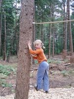 Meisje op touw